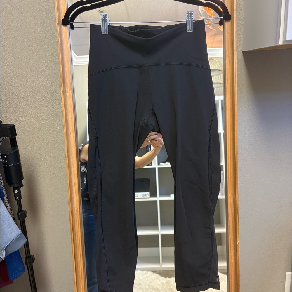 Lululemon Black High-Waisted Capri Leggings Size 6